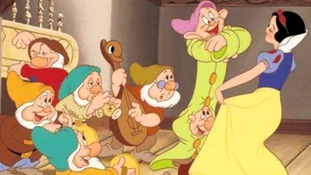 Cenușăreasa alcoolică și Scufița Roșie obeză. Eroinele de basm, când nu trăiesc fericite până la adânci bătrâneți. GALERIE FOTO