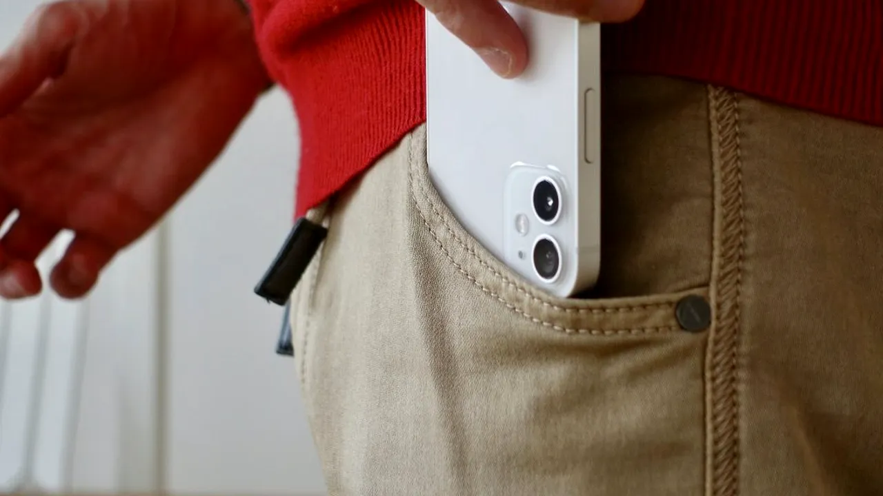Apple nu va mai produce iPhone 12 Mini. Care este motivul