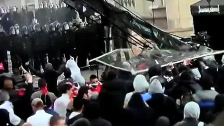 Minicroaziera pe Sena a echipei PSG a fost anulată. Violențe la ceremonia de înmânare a trofeului de campioană. VIDEO