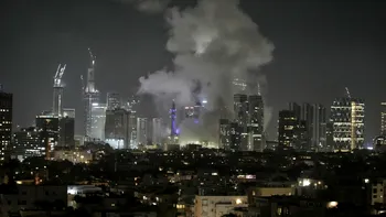 VIDEO | Iranul atacă Israelul cu RACHETE balistice ca ripostă la bombardamentele asupra instalațiilor nucleare /Explozii în Tel Aviv