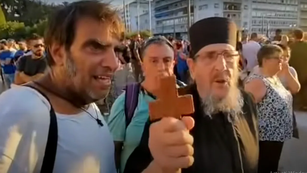 Mii de persoane au manifestat duminică în centrul Atenei împotriva vaccinării obligatorii a personalului medical