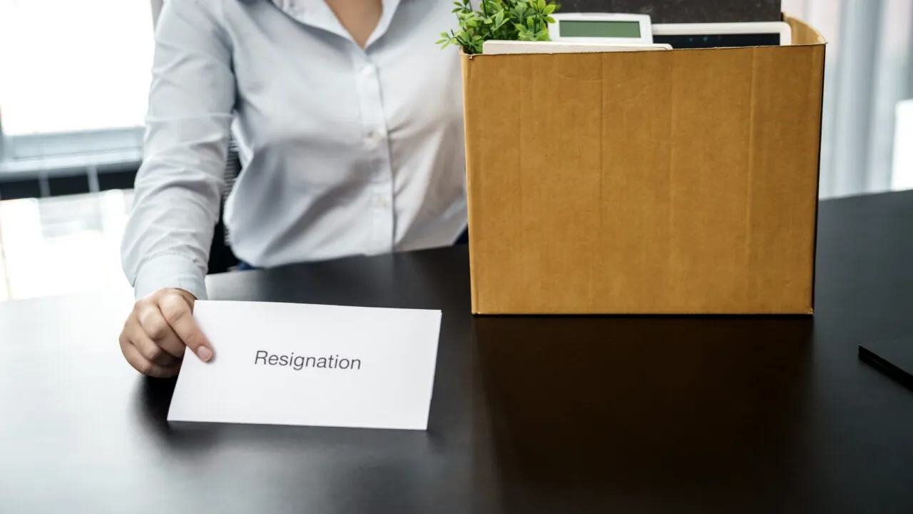 1 din 3 români intenționează să-și dea demisia în 2025, arată un studiu despre angajații români. Cum s-a schimbat comportamentul lor în ultimii ani