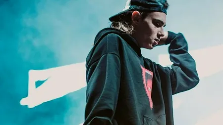 Un trapper din București a fost REȚINUT după ce și-a agresat iubita și i-a smuls o unghie