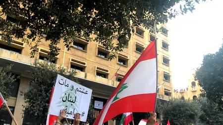 SUA își evacuează personalul diplomatic din Liban / Protest violent la Beirut - „Moarte Americii!”