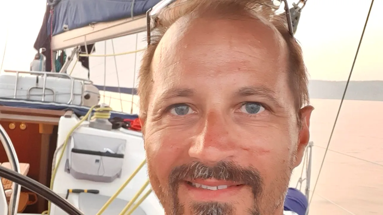 Autorul Mugur Ioniță: „M-am convins că trebuie să ai condiție fizică bună ca să poți fi scriitor”