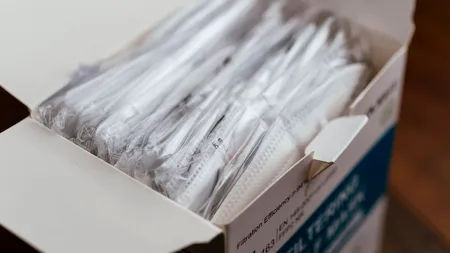 România oferă gratuit Ucrainei combinezoane, măşti de protecţie şi viziere