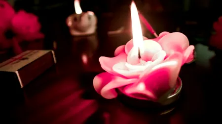 Pericolul ascuns din LUMÂNĂRILE parfumate. Pot cauza probleme grave de sănătate: „Sunt mai dăunătoare decât fumul de țigară”