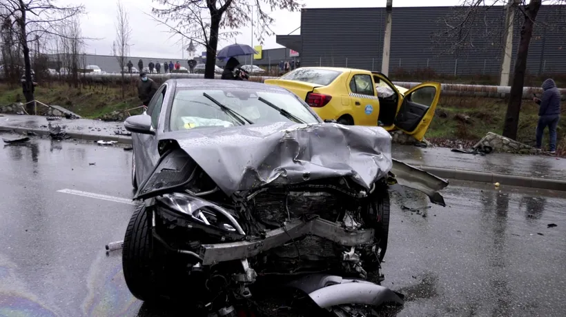Accident grav provocat de un șofer începător. Un taximetrist și-a pierdut viața (FOTO)
