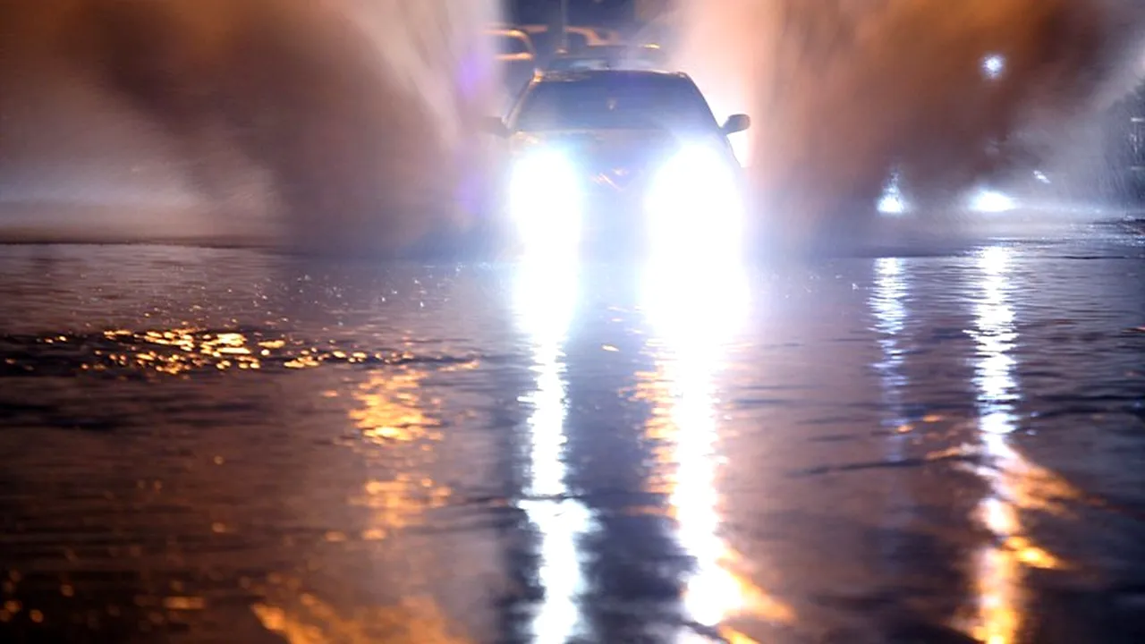 Argeș: Zeci de gospodării și mai multe terenuri agricole, inundate în urma ploilor torențiale