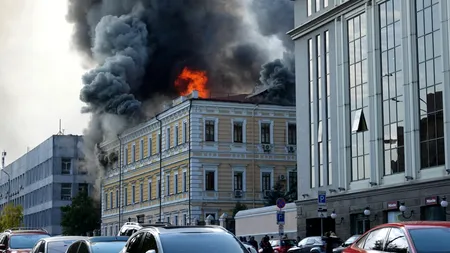 Academia de Științe de la Kiev, în flăcări în urma unui atac rusesc cu drone. „Rusia va primi un răspuns”, a amenințat Zelenski