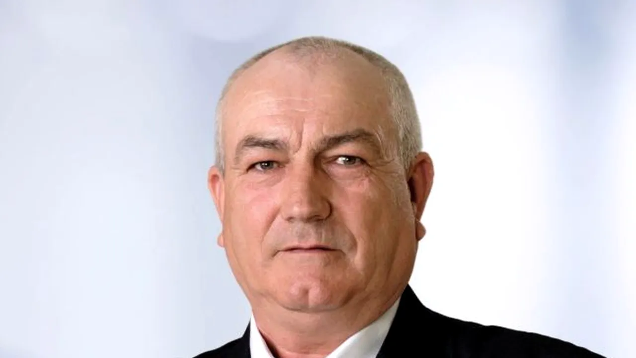 Fost primar din Iași, condamnat pentru că a plecat acasă cu două bidoane din primărie după ce a pierdut alegerile