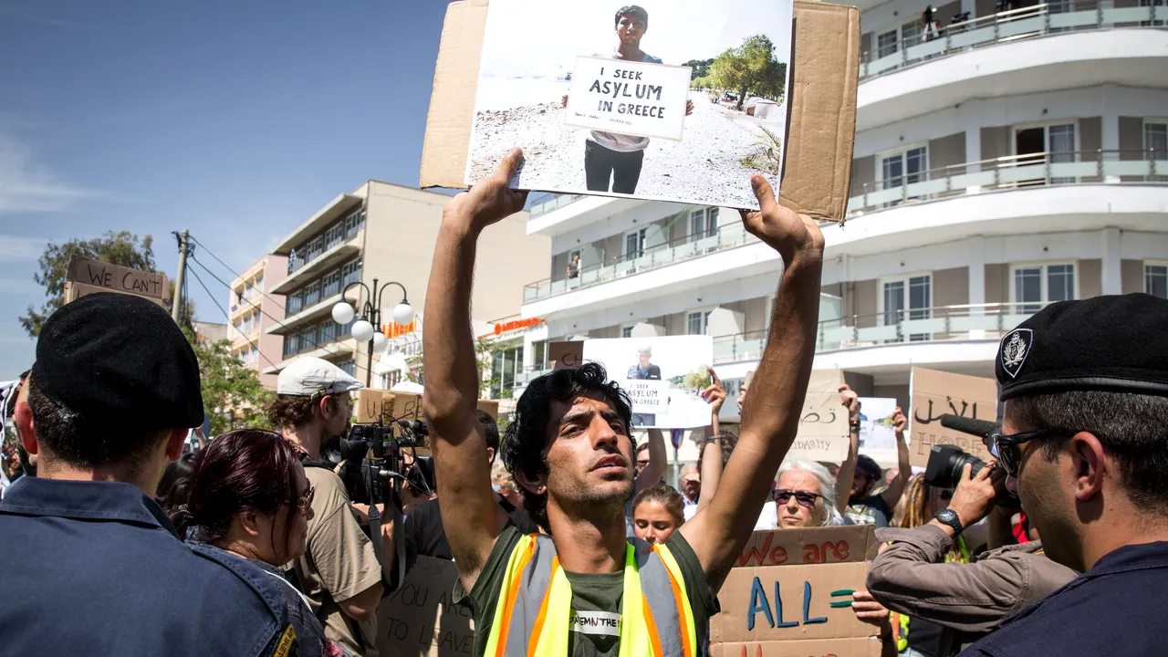 Mii de emigranți ajunși în UE au primit bani ca să se întoarcă singuri acasă. Cifrele sunt impresionante 