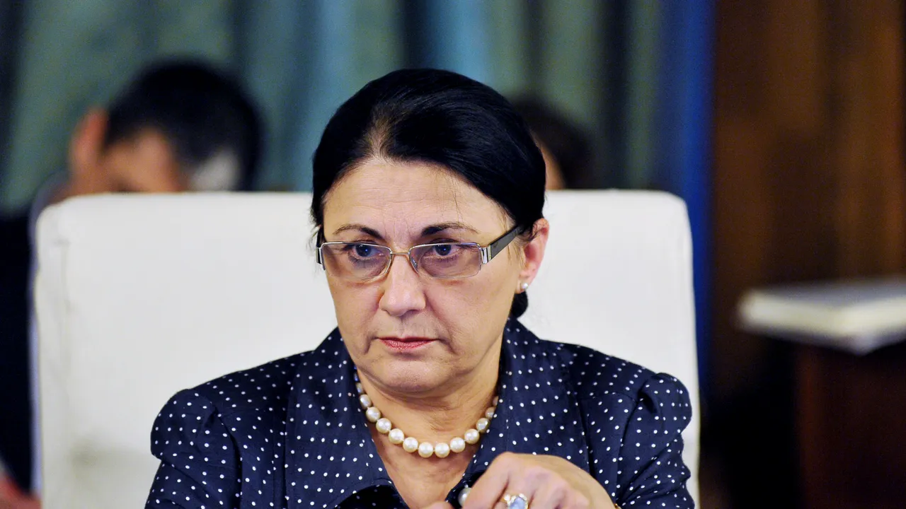 Andronescu: Sper ca Senatul să adopte legea privind bacalaureatul profesional