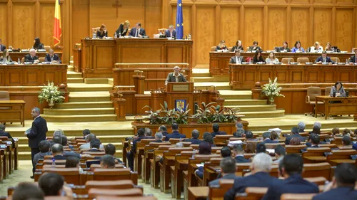 Masa tăcerii în Parlament: OPT PARLAMENTARI au vorbit doar la depunerea jurământului