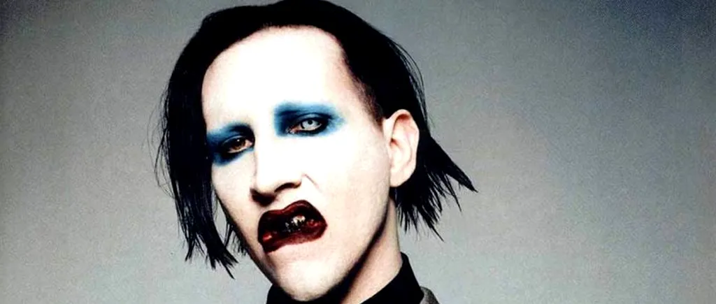 Cum arată Marilyn Manson fără machiaj. L-ai recunoaște dacă ar trece așa  pe lângă tine?