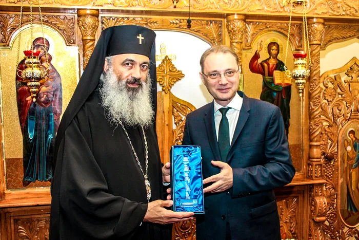 Luca Niculescu a fost primit la Mitropolia Basarabiei din Chișinău. Ce a discutat premierul României cu Înaltpreasfințitul Părinte Antonie