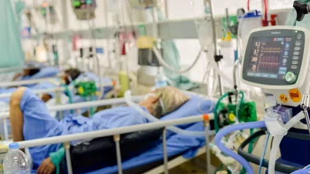 Medic din Botoșani, amendat după ce i-a prescris unei paciente COVID un antibiotic de care nu avea nevoie