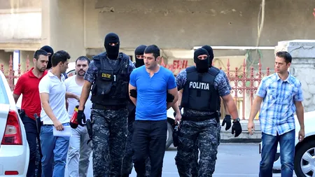 Frații Mararu, condamnați împreună la 27 de ani de închisoare, pentru atentatul din cartierul Vitan. Un tânăr confundat cu un dușman al celor doi a fost împușcat cu un automat Kalașnikov