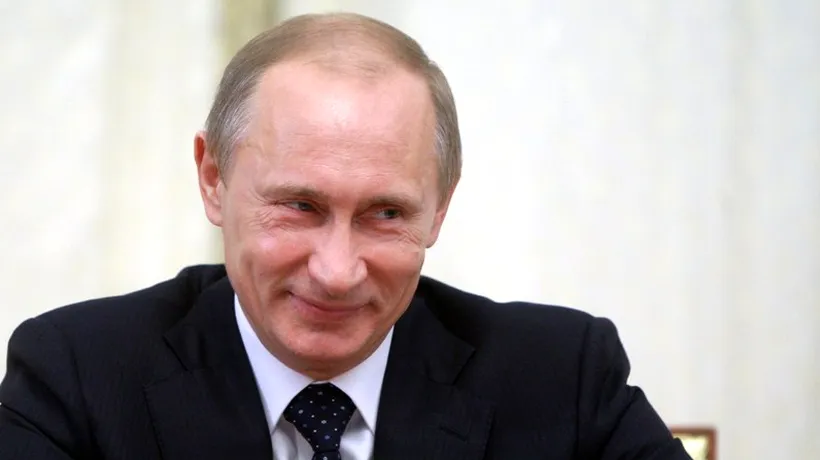 Un bibelou cu președintele rus Vladimir Putin cu bustul gol a devenit cea mai căutată jucărie pentru ruși