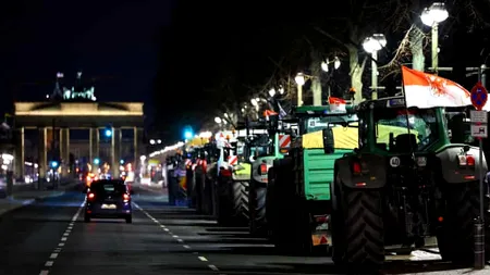 VIDEO | Fermierii germani blochează drumurile pentru a protesta împotriva reducerii subvenției la motorină