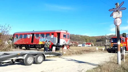 Accident feroviar în Argeș. O mașină a fost acroșată de un vagon de tren