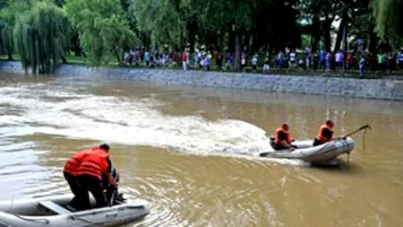 Două seifuri furate, găsite într-un lac de acumulare din Argeș