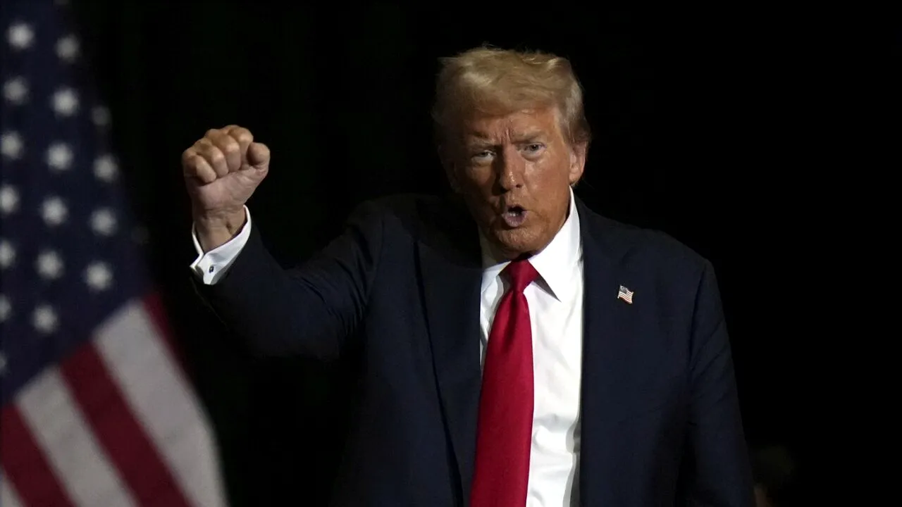 Meteorologii din SUA, AMENINȚAȚI cu moartea, din cauza dezinformării promovate de Donald Trump și susținătorii săi