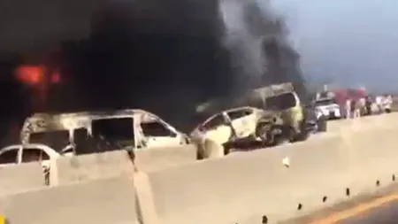 VIDEO: Cel puțin 32 de morți și 60 de răniți într-un grav accident pe o autostradă din Egipt