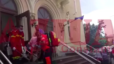 O femeie din Constanța a fost tăiată pe față de fostul soț chiar în sala de judecată. Bărbatul a fost arestat