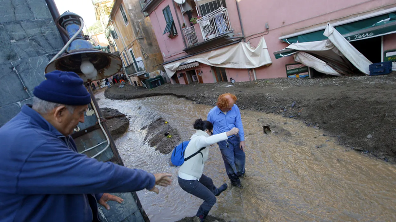 Un român a murit în urma intemperiilor din Toscana. Pagubele provocate de inundații sunt estimate la sute de milioane de euro