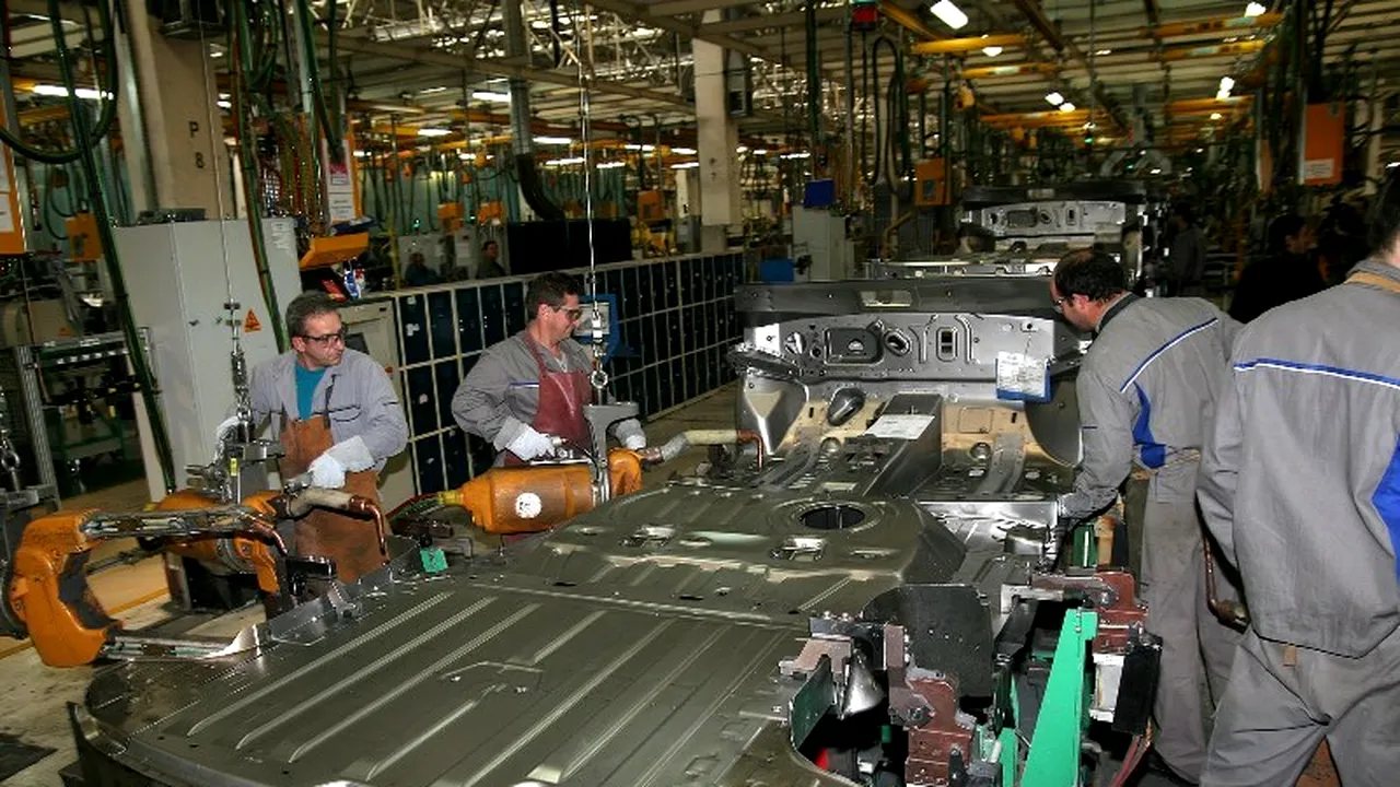 Înmatriculările de autoturisme noi în România au crescut în primul semestru cu 5%, în timp ce piața UE a scăzut cu 6,8%