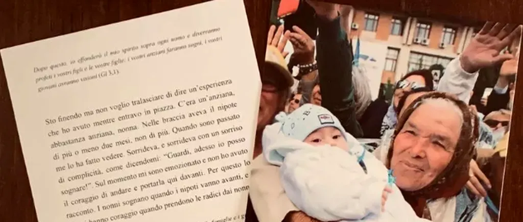 Publicația italiană La Stampa: “Cadoul Papei. Papa Francisc arată oamenilor fotografia unei bunici românce cu nepotul ei în brațe“
