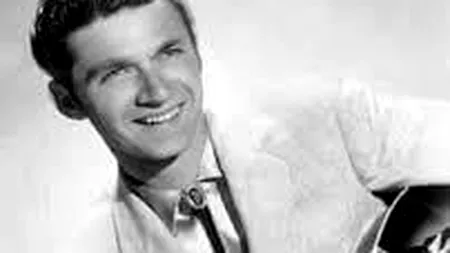 Dick Dale, întemeietorul surf rockului și cunoscut pentru coloana sonoră a filmului „Pulp Fiction