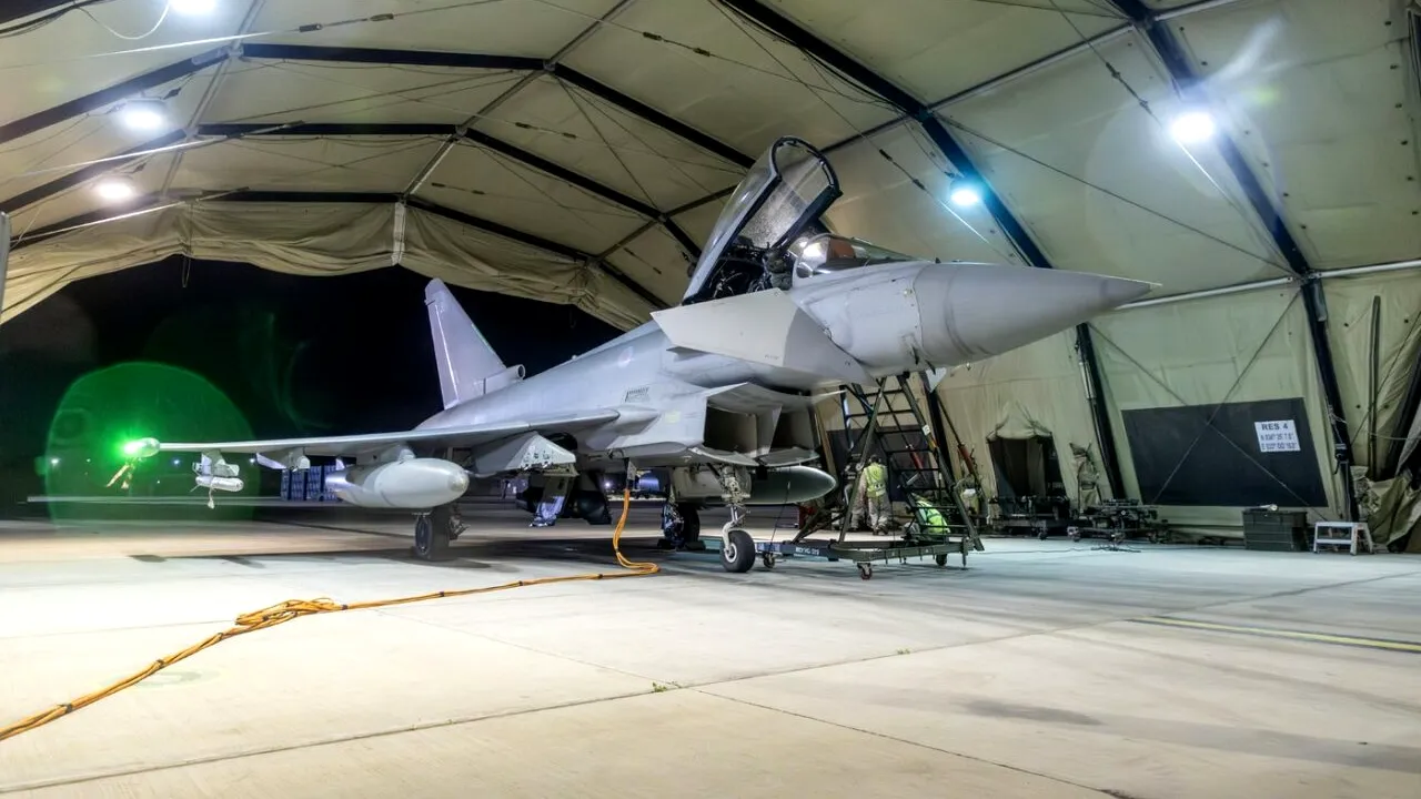 Marea Britanie se alătură campaniei SUA împotriva rebelilor huthi. Avioanele RAF au distrus o fabrică de DRONE din Yemen