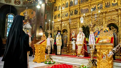 Când va ajunge Sfânta Lumină în România? Este al 14-lea an în care Patriarhia Română o aduce direct din Ierusalim