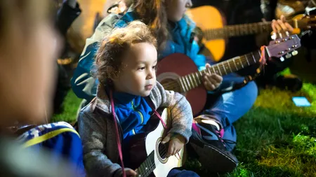 MARȘUL CHITARELOR #COLECTIV