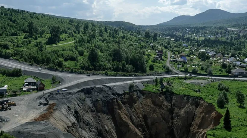 Explicaţia cercetătorilor pentru craterele din SIBERIA: „Clima destabilizează Pământul foarte rapid. Nu mai vorbim de milenii, ci de decenii”