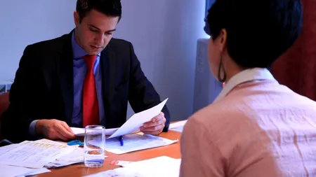 Hotelierii de lux din Grecia, Cipru și Marea Britanie caută recepționeri și cameriste în România. Ce salarii oferă