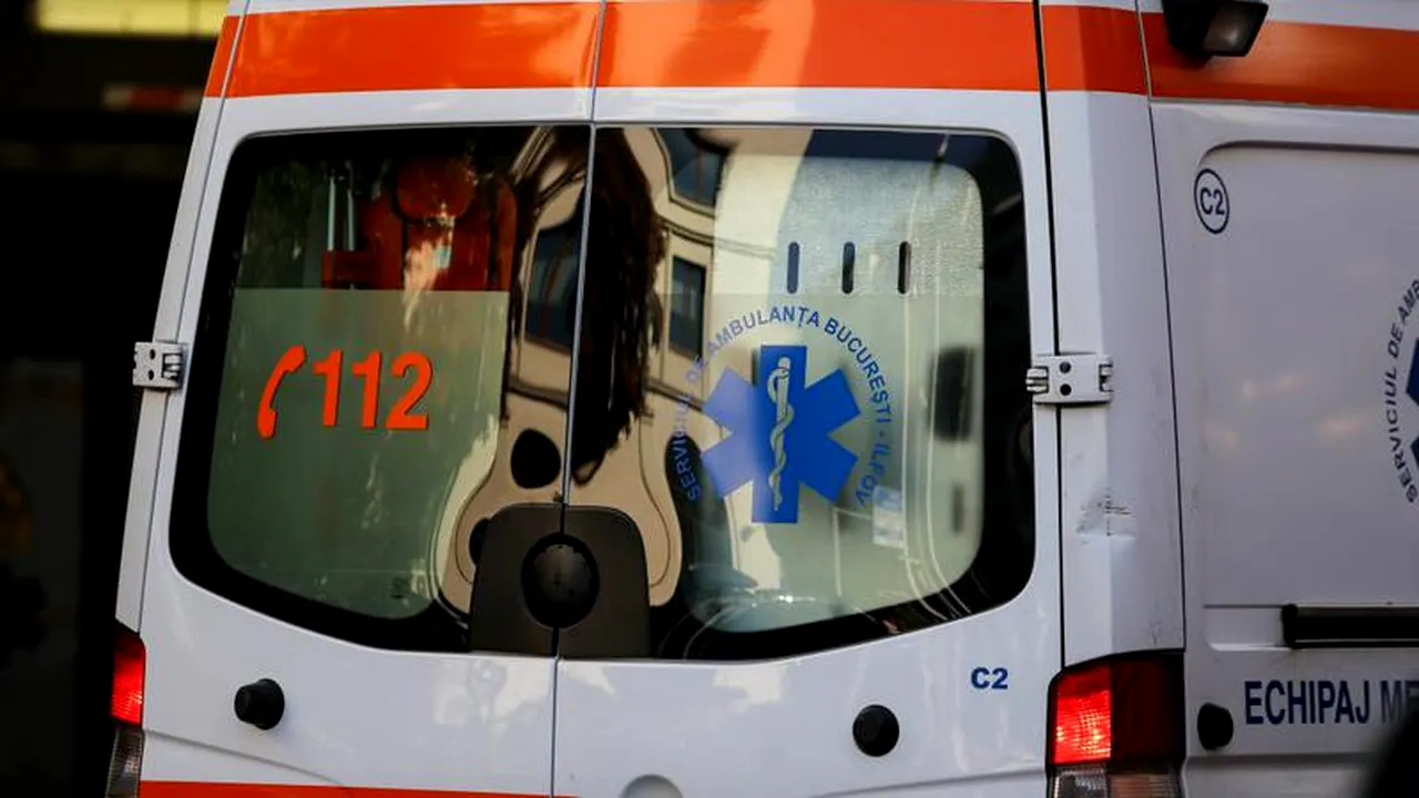 Un elev din Neamț a fost rănit grav la cap, după ce colegii l-au aruncat în sus și n-au reușit să-l mai prindă