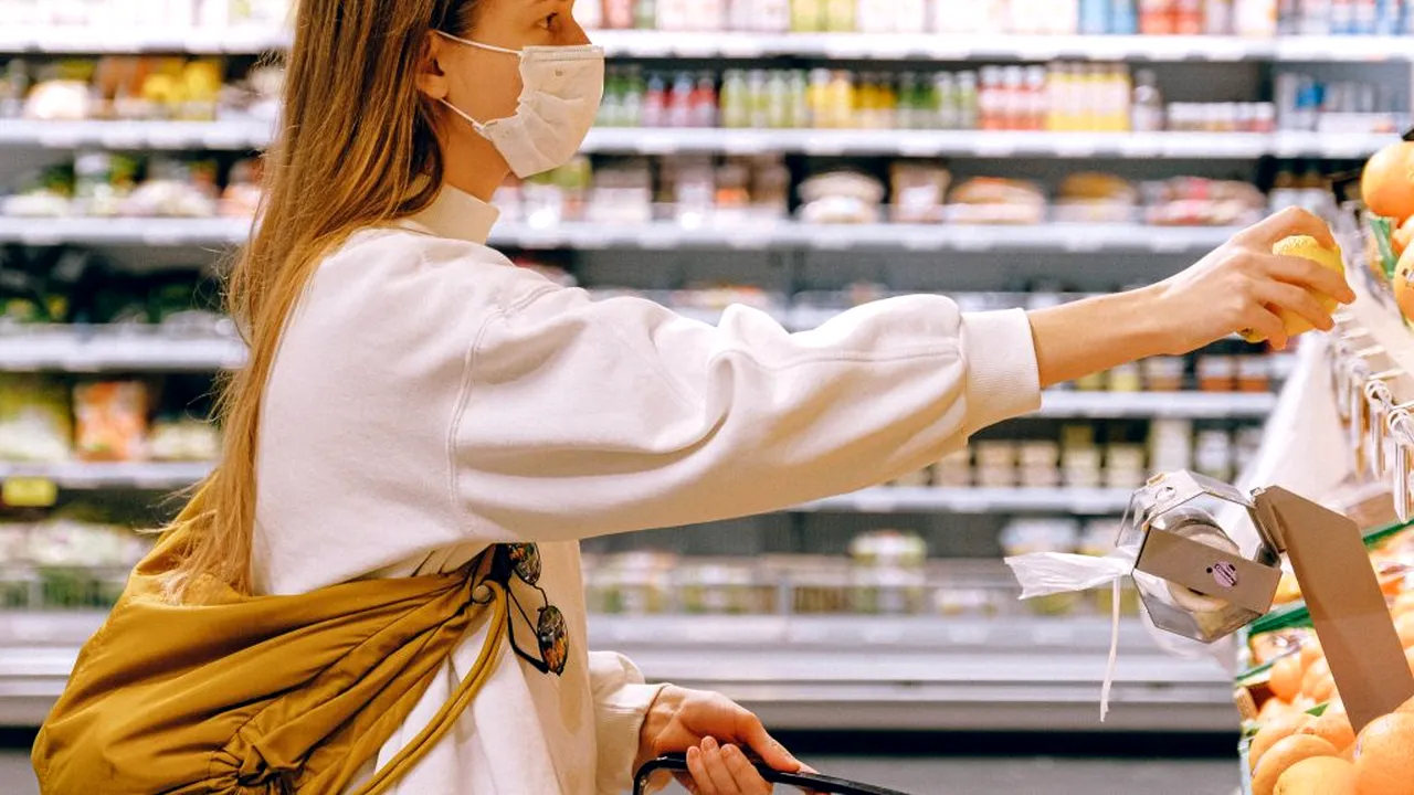 Medicul Marinescu: Trebuie să stau liniştit atâta timp cât mă duc la market şi respect măsurile de igienă. Nu există niciun risc de infectare şi nu trebuie să fie nicio panică
