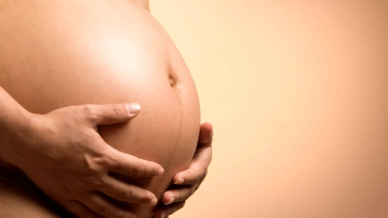 O femeie însărcinată a murit la Spitalul Judeţean Bacău la 24 de ore de la internare. Partenerul acuză medicii că au ignorat durerile acesteia