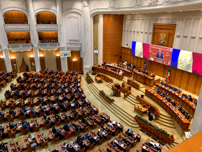 Ședinţa solemnă comună a Camerei Deputaţilor şi Senatului, în Parlament, dedicată sărbătoririi Zilei de 1 Decembrie