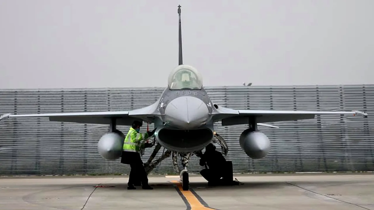 Probleme la aterizare, pentru o aeronavă MiG-21 LanceR a Bazei 71 Aeriană Câmpia Turzii. Toate aparatele rămân la sol, iar MApN anchetează cazul