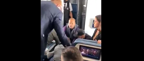 Incident la bordul unui avion al companiei Delta Air Lines: Un pasager a încercat să intre în cabina piloţilor (VIDEO)