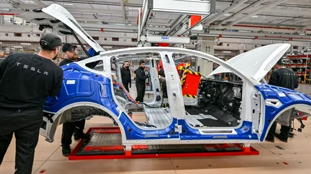 Situație NEOBIȘNUITĂ la fabrica TESLA din Germania: lipsesc peste 60.000 de cești pentru cafea