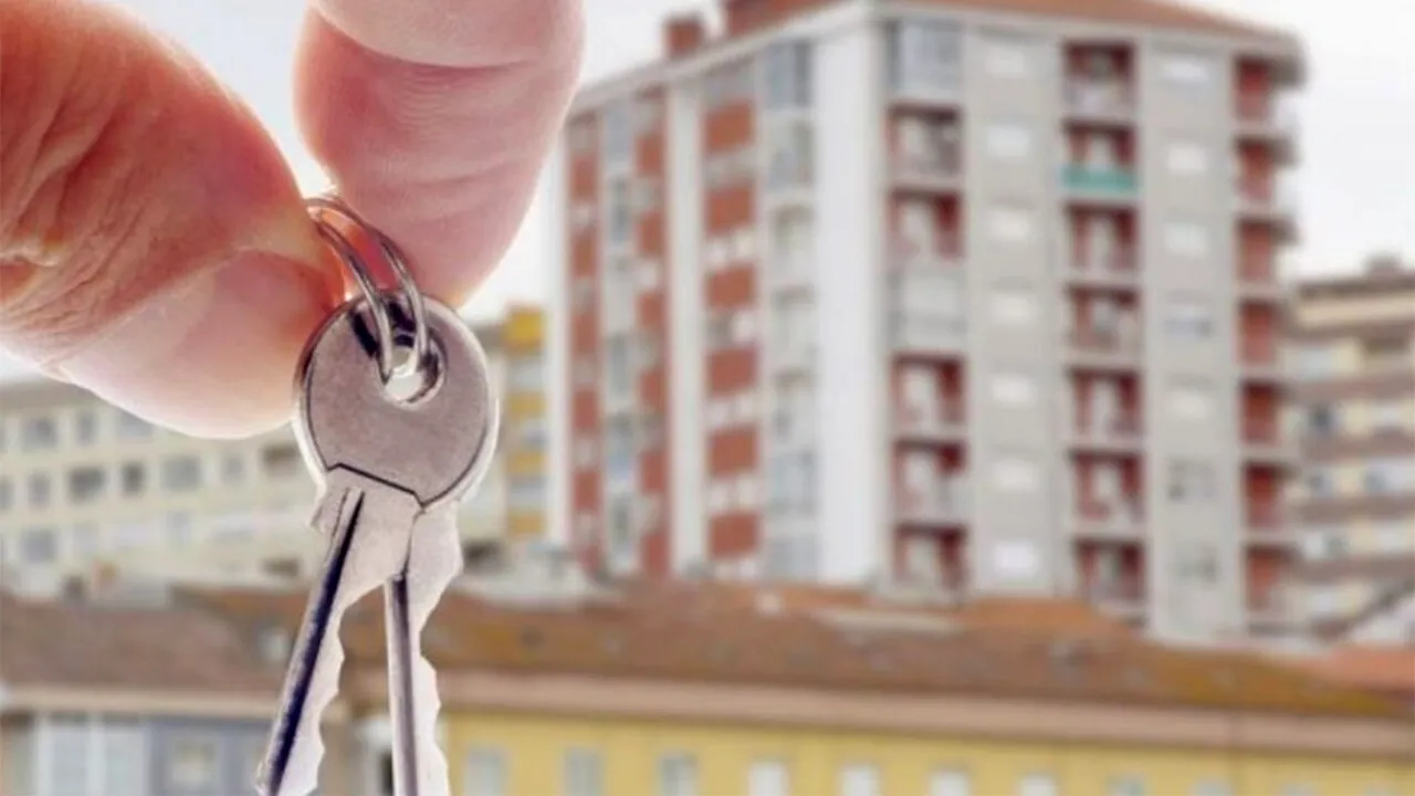 Câți ANI trebuie să muncească un salariat român plătit cu 7.000 de lei pentru a-și putea cumpăra un apartament