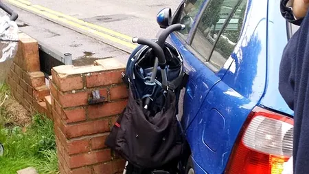 FOTO: Cum arată copilul din cărucior, după acest accident. „Este un MIRACOL