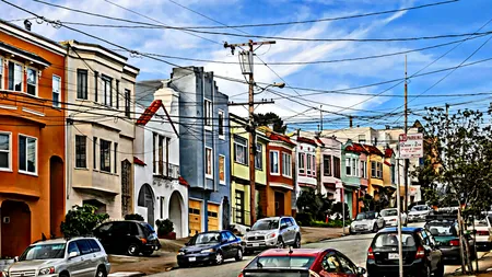 Orașul cu cea mai scumpă chirie din lume. Un bărbat care locuiește într-o cutie plătește 500 de dolari