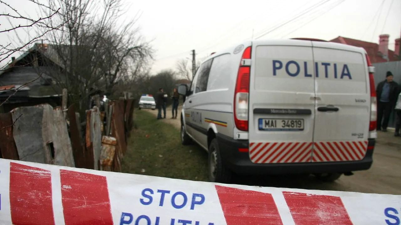 Și-a ucis soția cu o baionetă, apoi s-a îndreptat împotriva propriului copil. După două zile de căutări, polițiștii l-au găsit unde se așteptau mai puțin