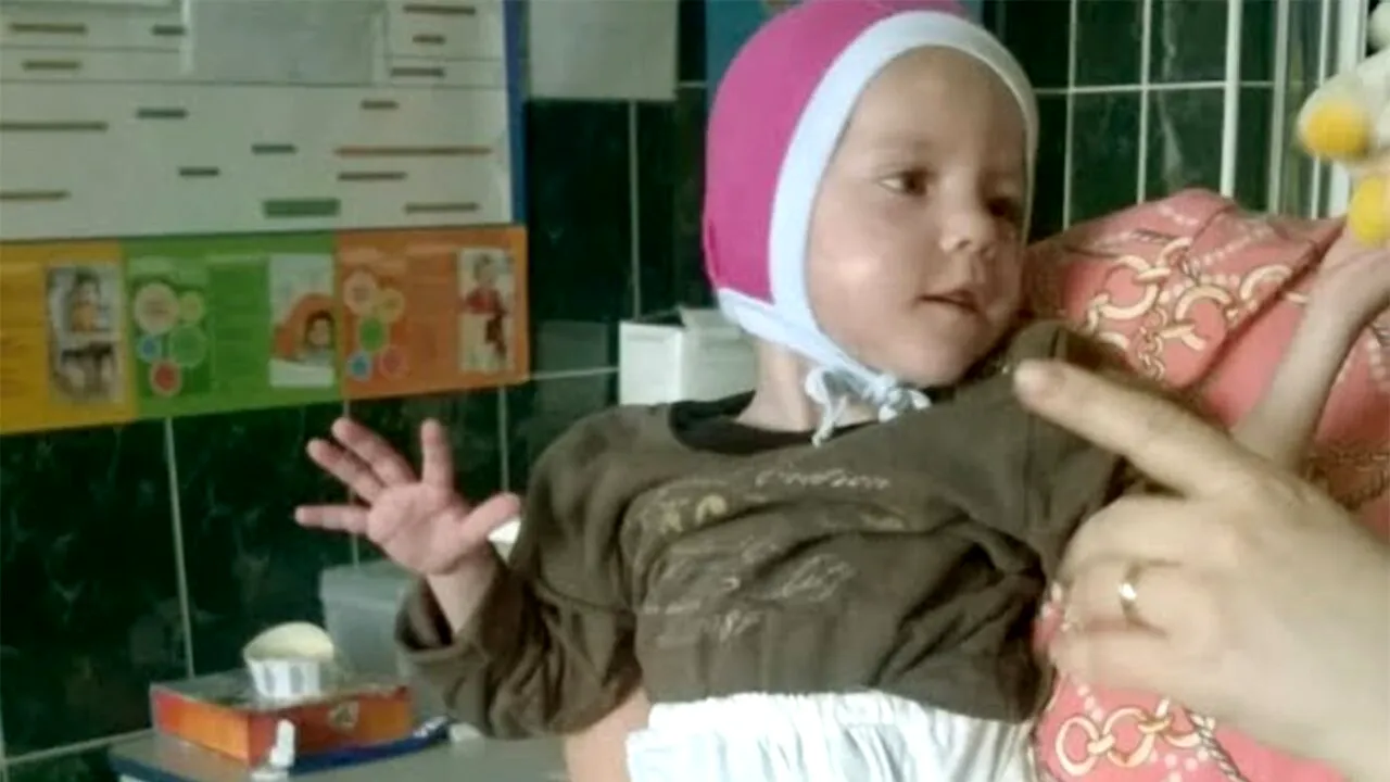 Ce s-a ales de Florentina, fetița din Vaslui crescută de mama ei doar cu pufuleți, la 9 ani după ce a ajuns la Urgențe în stare critică